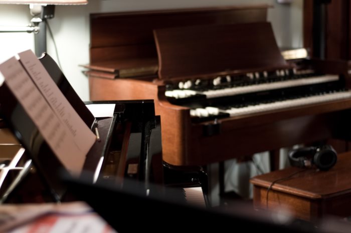 free-stock-photo-pianos_and_organs-unprofound