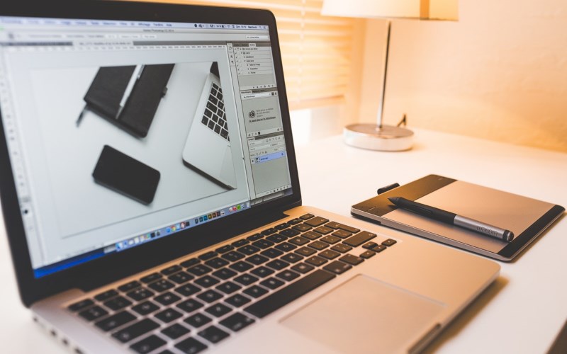 5 Tools and Equipment Every Graphic Designer Needs to Have - Super Dev