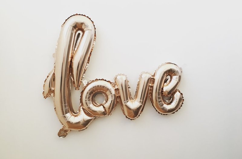 gold love balloon photo